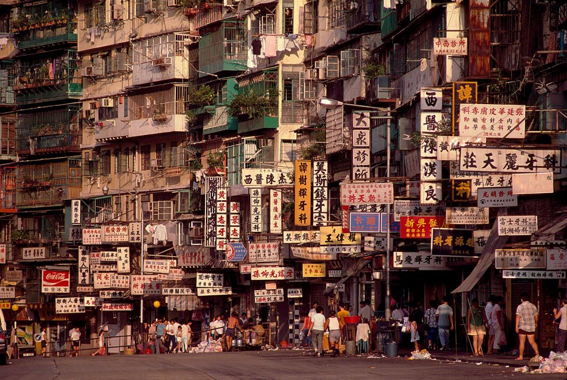 Greg Girard 'Walled City, Tung Tau Tsuen Road', Hong Kong 1987, Courtesy of Blue Lotus Gallery