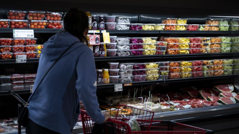 NextImg:White House hails the end of the supply chain nightmare | CNN Business