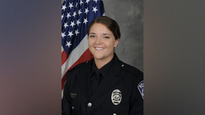 NextImg:A South Carolina woman mouthed 'help me' to a police officer during a traffic stop. Her passenger had just shot someone | CNN