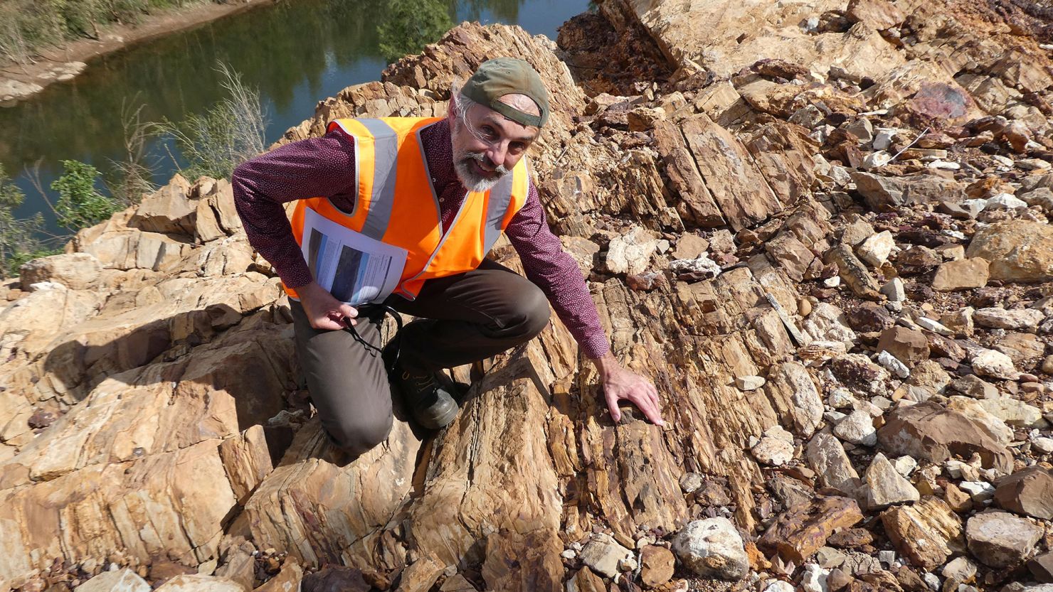 Professor Jochen Brocks inspects 1.64 billion year old sediments for molecules of the Protosterol biota. Barney Creek, Northern Australia