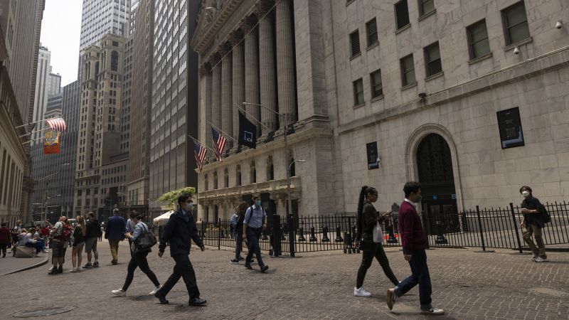 NextImg:How can we possibly be in a bull market right now? Two letters: AI | CNN Business