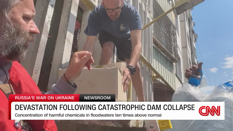 NextImg:The humanitarian impact of the dam breach in Ukraine | CNN