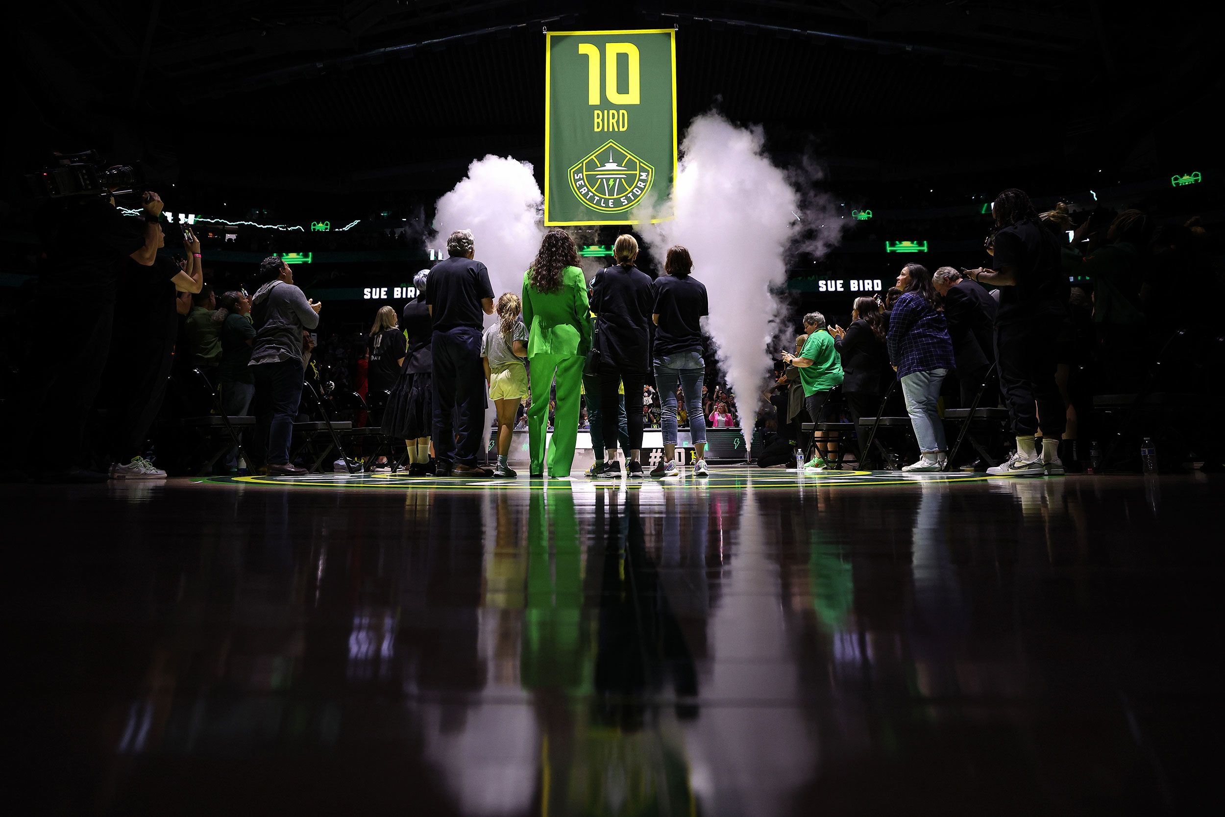 Storm do more than retire Sue Bird's jersey, they build monument of love  for No. 10