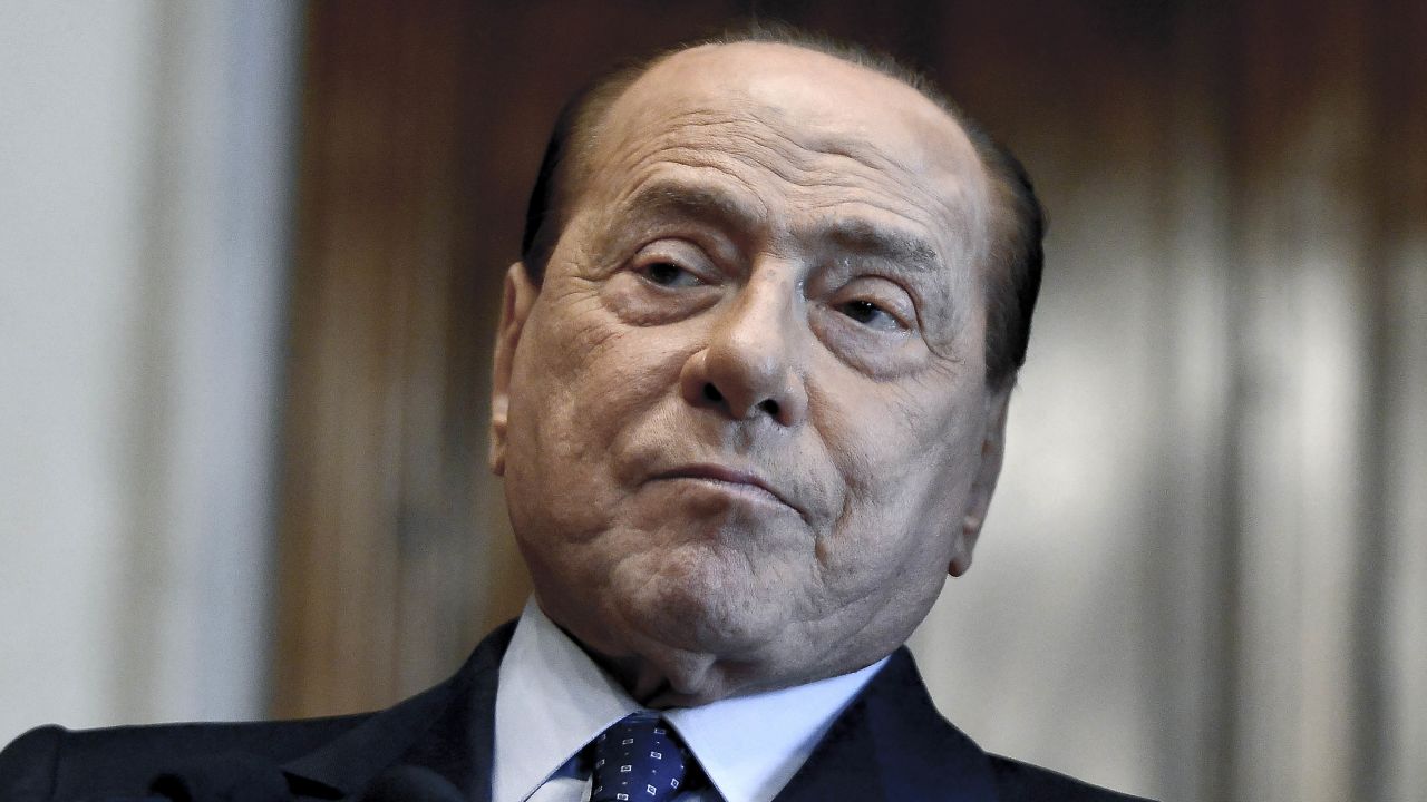 ROME, ITALY - AUGUST 30: Silvio Berlusconi  of Forza Italia party, speaks to the press at the end of the interview with Giuseppe Conte in charge of forming the new government,on August 30, 2019 in Rome, Italy. (Photo by Simona Granati - Corbis/Getty Images)