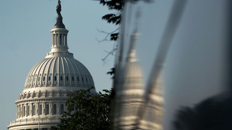 Републиканците в Камарата на представителите напредват с план за временно