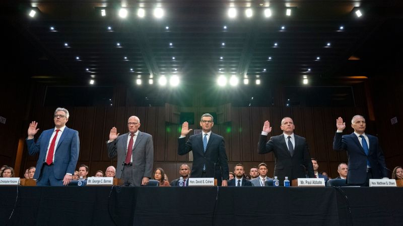 NextImg:FBI announces new curbs on controversial surveillance program as Congress considers whether to renew it | CNN Politics