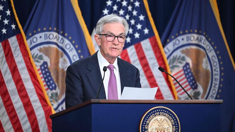 NextImg:Economists are torn on whether the Fed's pause will backfire | CNN Business