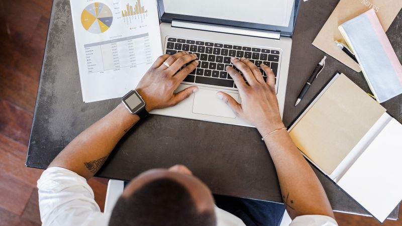 NextImg:Average 401(k) account balance tops $112,000, per Vanguard | CNN Business