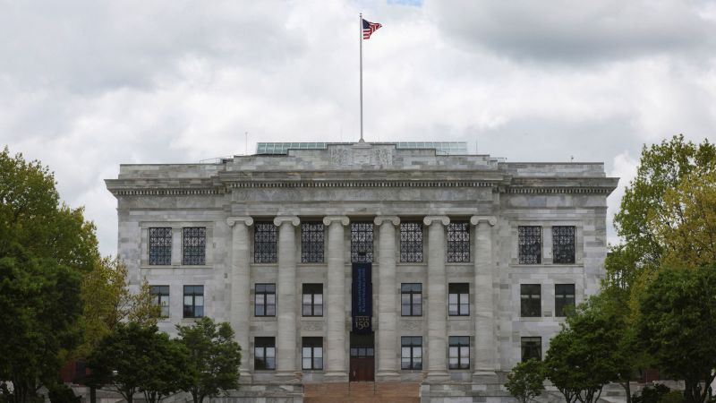 NextImg:A former Harvard morgue manager is accused of stealing, selling and shipping human body parts, indictment says | CNN