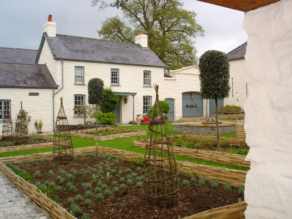 The King frequently made use of the property while conducting engagements in Wales prior to his accession. 