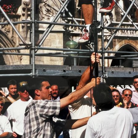 <strong>Getting noticed: </strong>But the following day, Kim and Tom lost each other and had no way to contact one another. Desperate to track Kim down, Tom came up with a plan: "find the biggest public place and find some way to be noticed." That's how he ended up volunteering to help a street performer at Munich's Marienplatz, a central plaza in the middle of the city. 