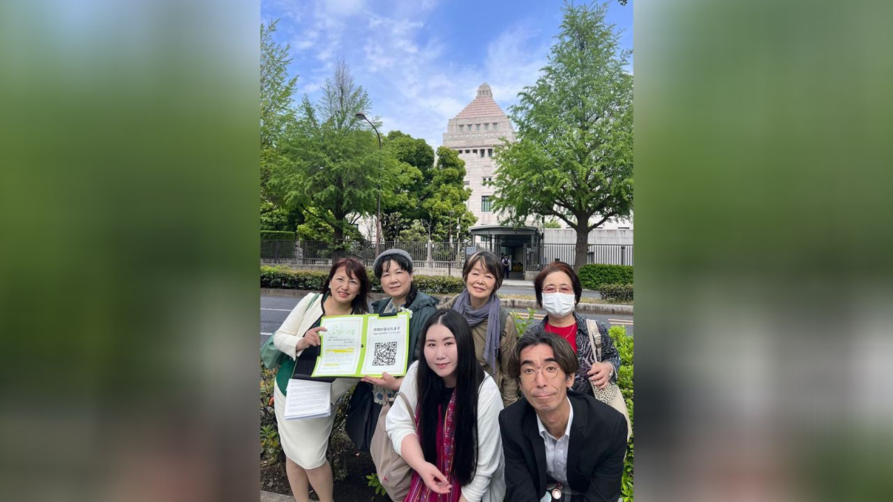Kaneko Miyuki (second from the right) and a group of activists from Spring, an advocacy organization for survivors of sexual abuse.