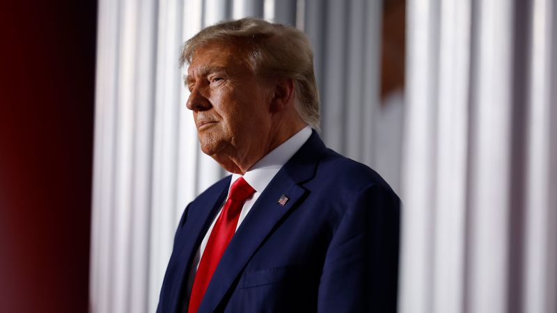 NextImg:While Trump capitalizes, his rivals calculate | CNN Politics