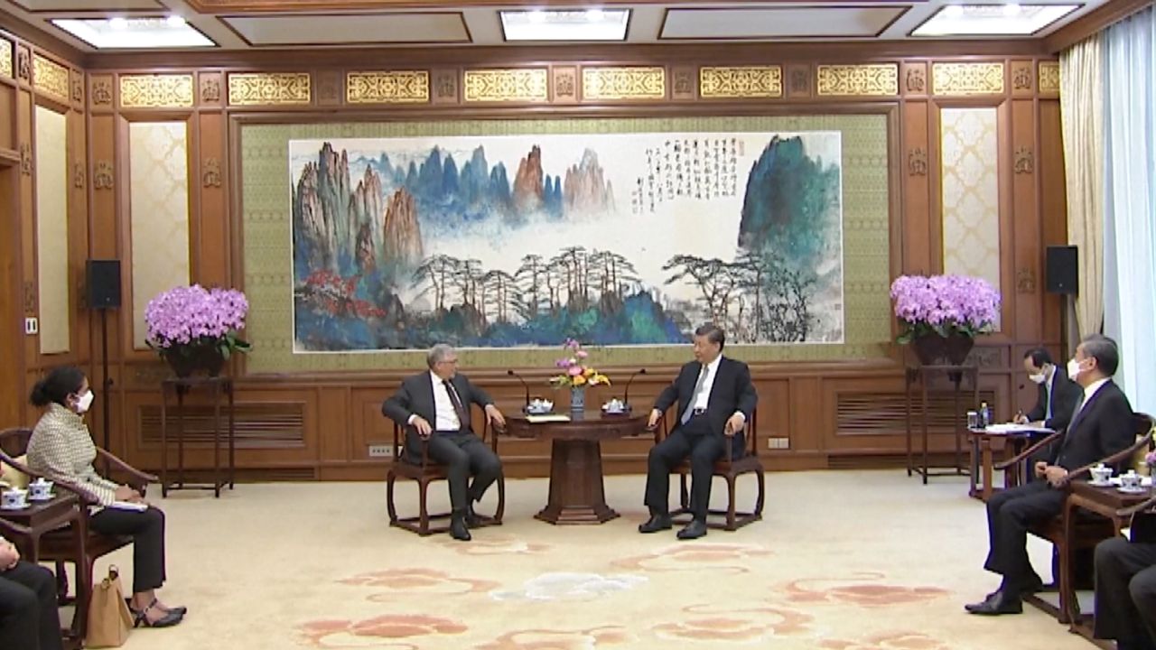 Microsoft co-founder Bill Gates meeting with Chinese leader Xi Jinping in Beijing on Friday.