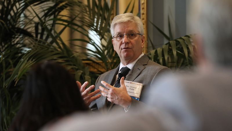 NextImg:Just days after pausing rate hikes, Fed official calls for more increases | CNN Business