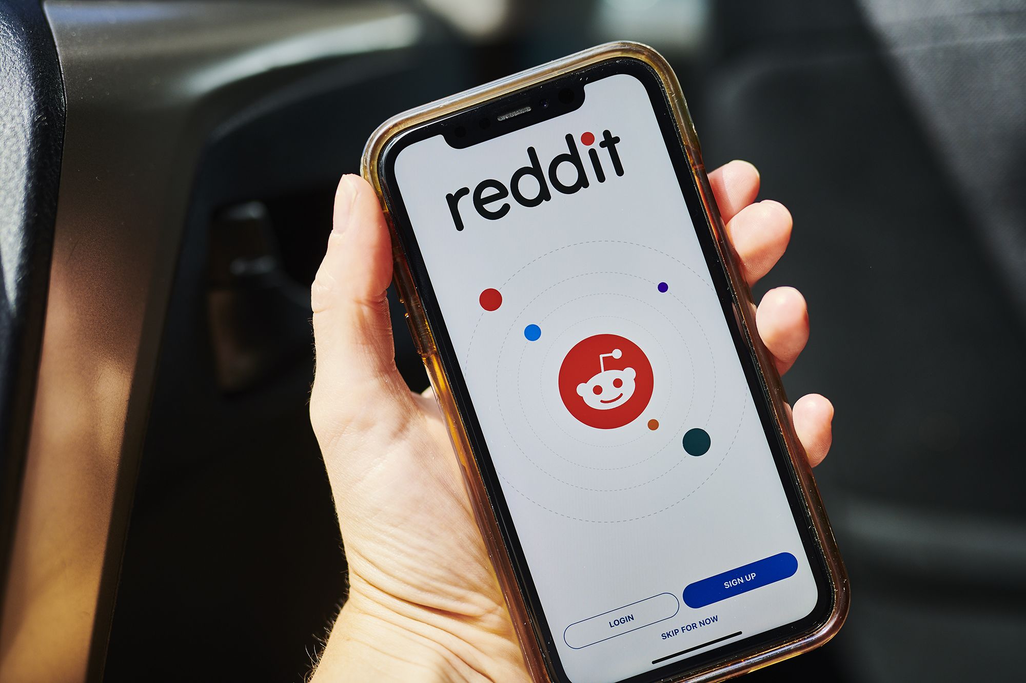 The Reddit blackout, explained: Why thousands of subreddits are protesting  third-party app charges – KVEO-TV