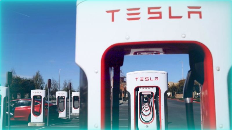 Read more about the article Video: How’s that Tesla hot tub?’ Why more car makers might wait to adopt Tesla’s Supercharger – CNN