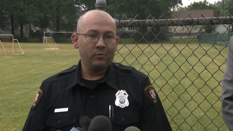 NextImg:New Jersey police officer performs life-saving CPR on a man who was struck by lightning | CNN