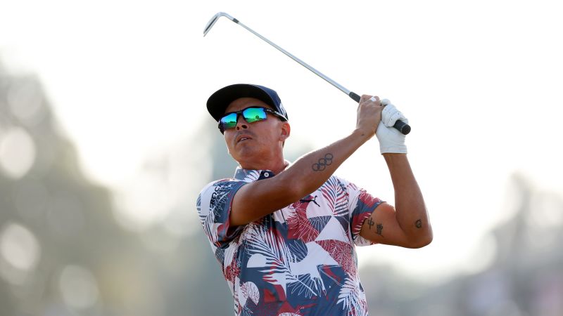 NextImg:US Open: Rickie Fowler stars again to take solo lead at halfway stage | CNN