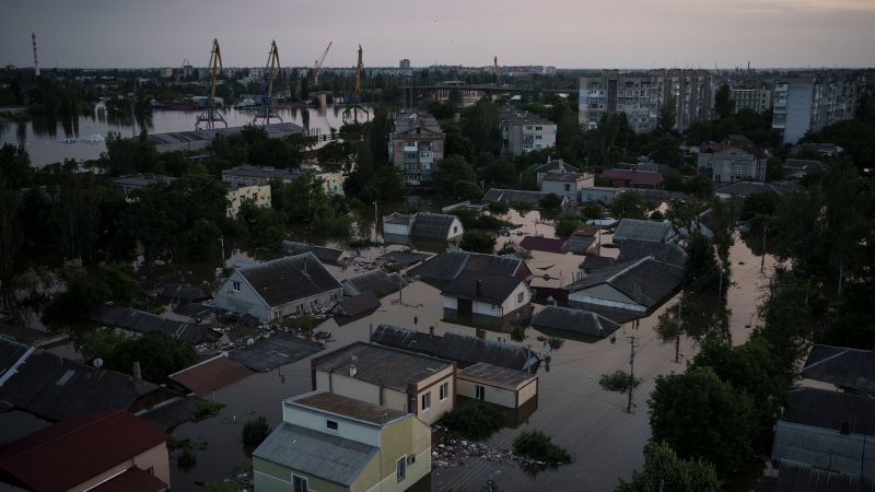 At least 16 dead in Kakhovka dam collapse flooding, Kyiv says | CNN