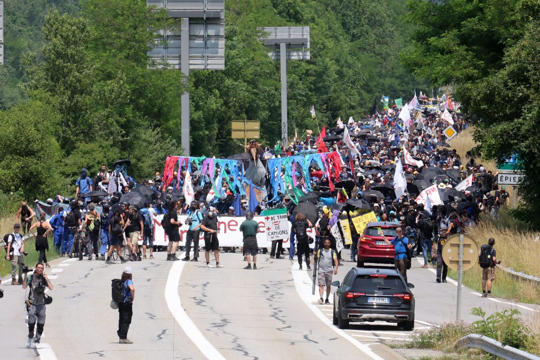 Over 3,000 demonstrators clashed with police against the construction of the high-speed rail line.
