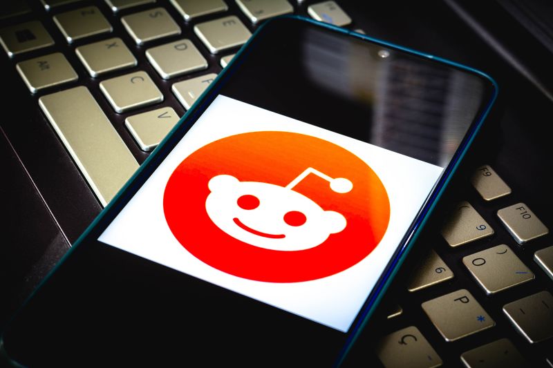 Hackers threaten to leak stolen Reddit data if company doesnt pay $4.5 million and change controversial pricing policy CNN Business