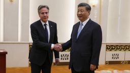 US Secretary of State Antony Blinken shakes hands with Chinese President Xi Jinping in Beijing, China, June 19, 2023. 