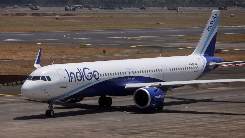 NextImg:Biggest plane deal in history: Airbus clinches massive order from India's IndiGo | CNN Business