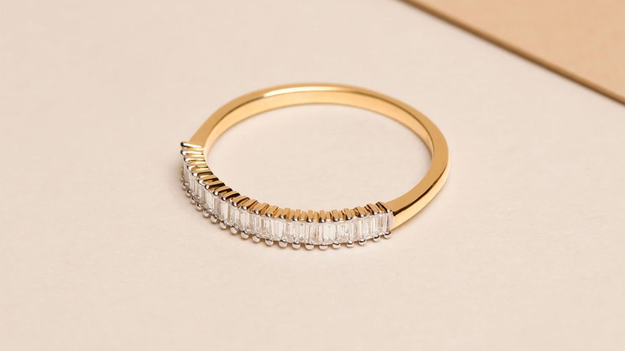 stone-and-strand-up-and-down-baguette-diamond-line-band