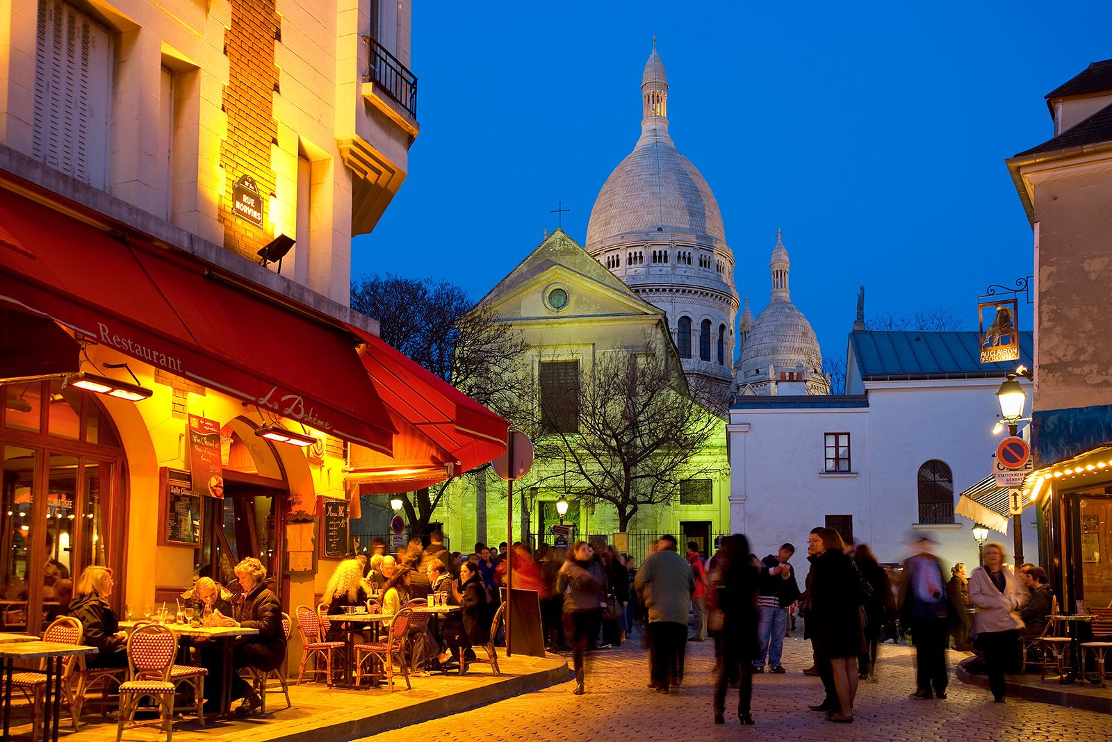 Place du Tertre in Montmartre