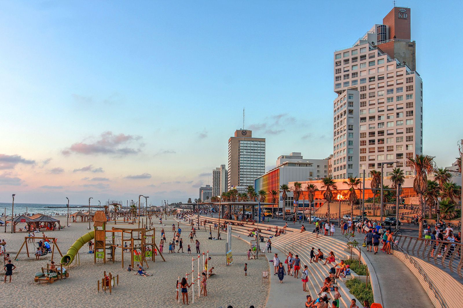 2DD28KF TEL AVIV, ISRAEL - August 10, 2018 - Sunset scene of the famous Tel Aviv beachfront in Israel, featuring landmark hotels and summer residences as well