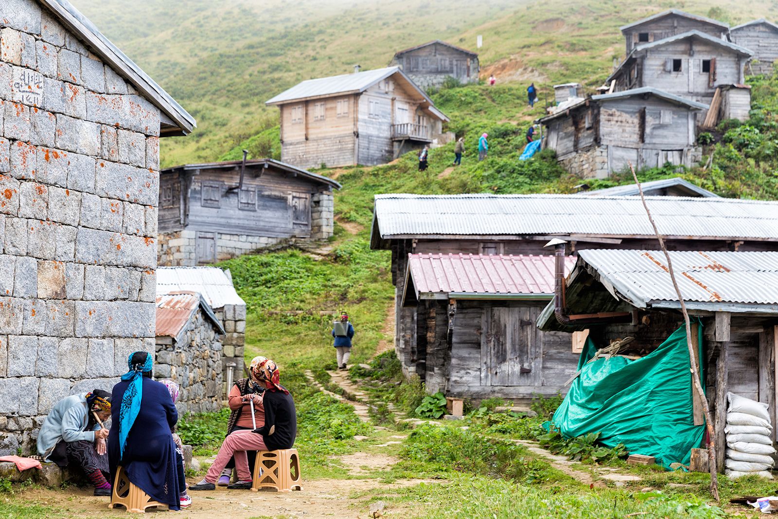 Traditional wooden Turkish houses on the Hazindak plateau, Hazindak Yaylasi in Turkish, near Senyuva in Camlihemsin, Rize, Turkey