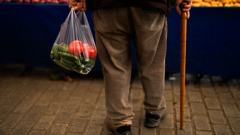 NextImg:Turkey hikes interest rates to 15% as Erdogan reverses policy on fighting inflation | CNN Business