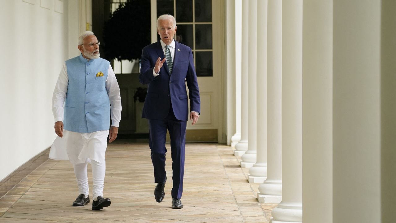 US President Joe Biden and India's Prime Minister Narendra Modi walk through the Colonnade to the Oval Office of the White House in Washington, DC, on June 22, 2023. (Photo by Evan Vucci / POOL / AFP) (Photo by EVAN VUCCI/POOL/AFP via Getty Images)