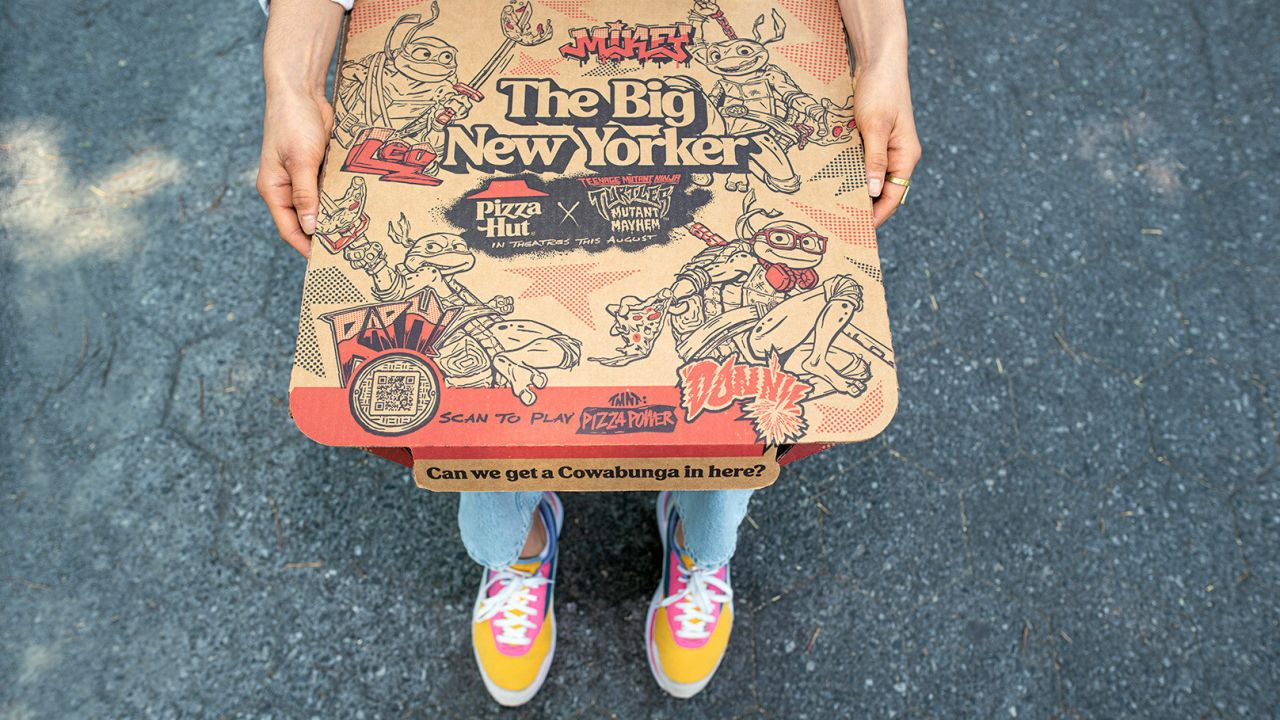 Pizza lovers in Manhattan got to experience the out-of-the-ordinary pizza-ordering experience.