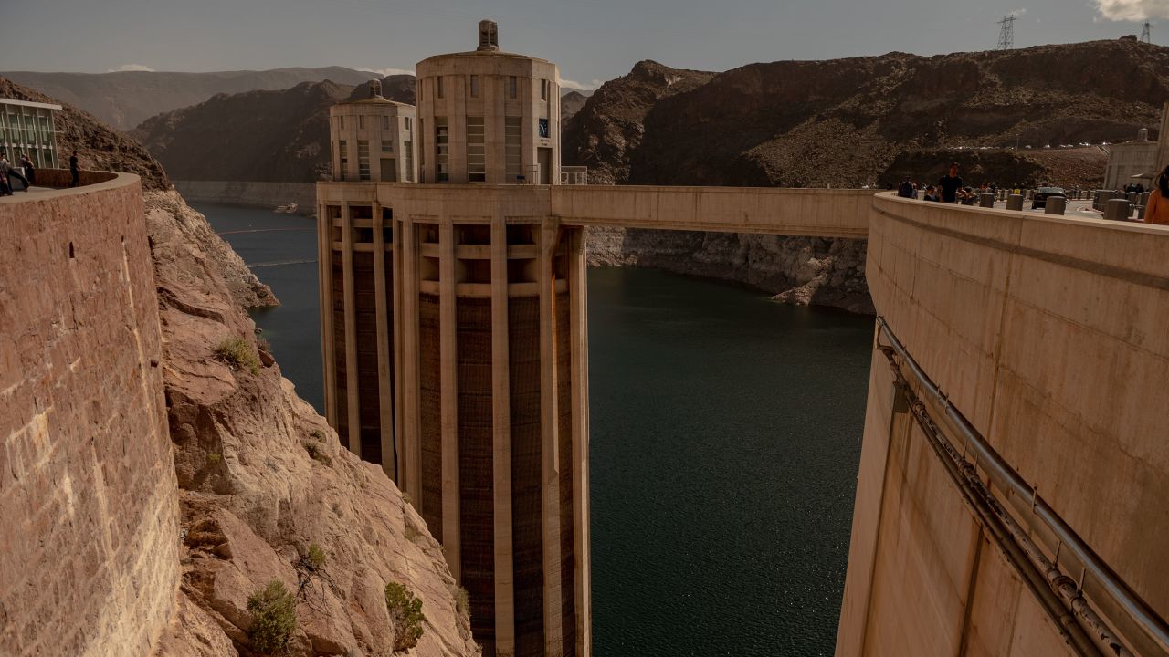 Intake towers for the Hoover Dam emergence  supra  the aboveground  of Lake Mead successful  April 2023.
