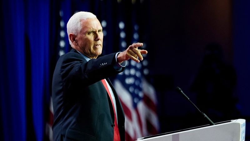 NextImg:Economists weigh in on Mike Pence suggestion to eliminate the Fed's employment mandate | CNN Business