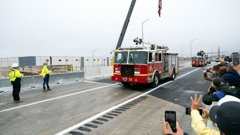 NextImg:How a collapsed section of I-95 reopened in just 12 days | CNN Business