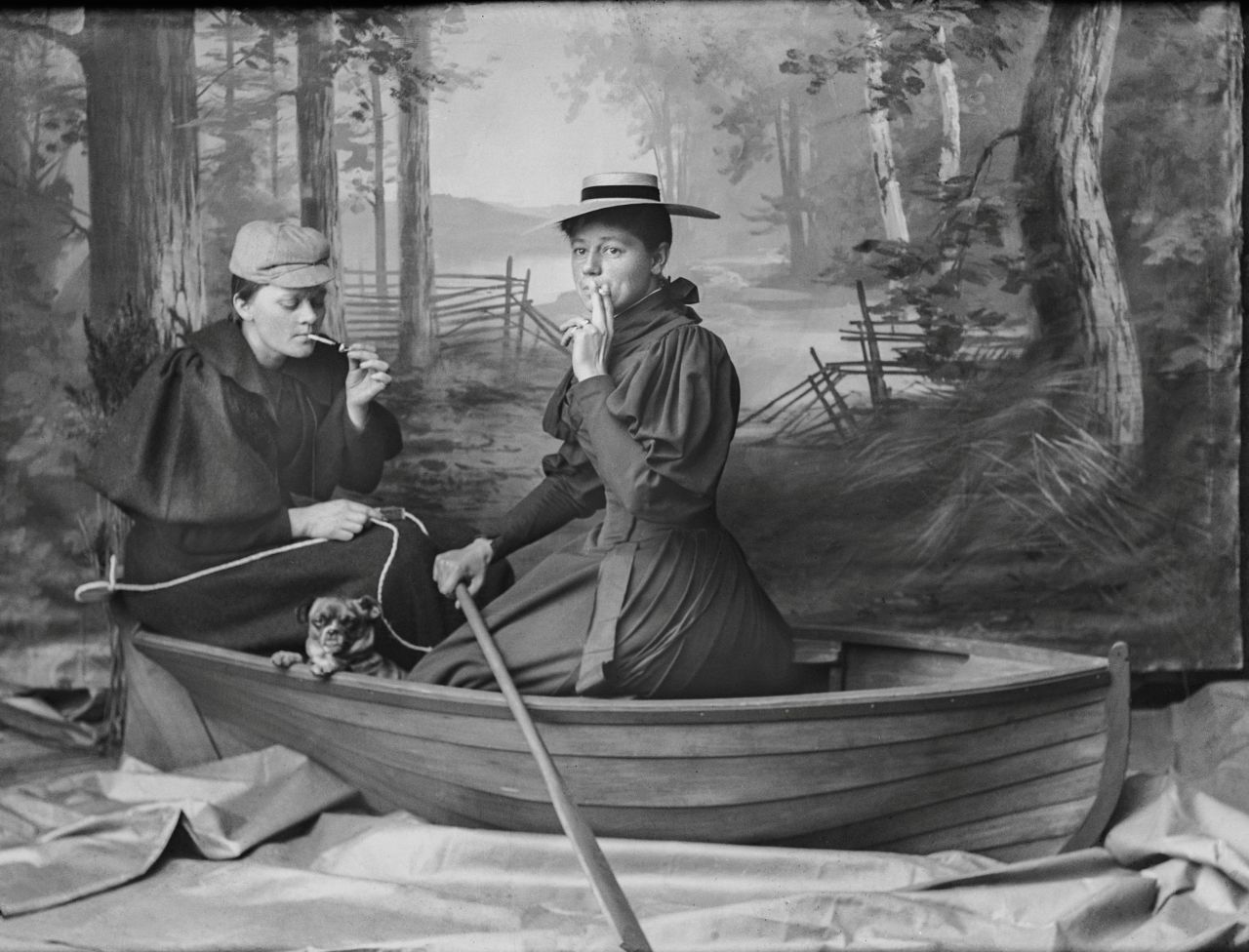 Berg & Høeg, Marie Høeg and Bolette Berg's sister Ingeborg, 1894-1903.