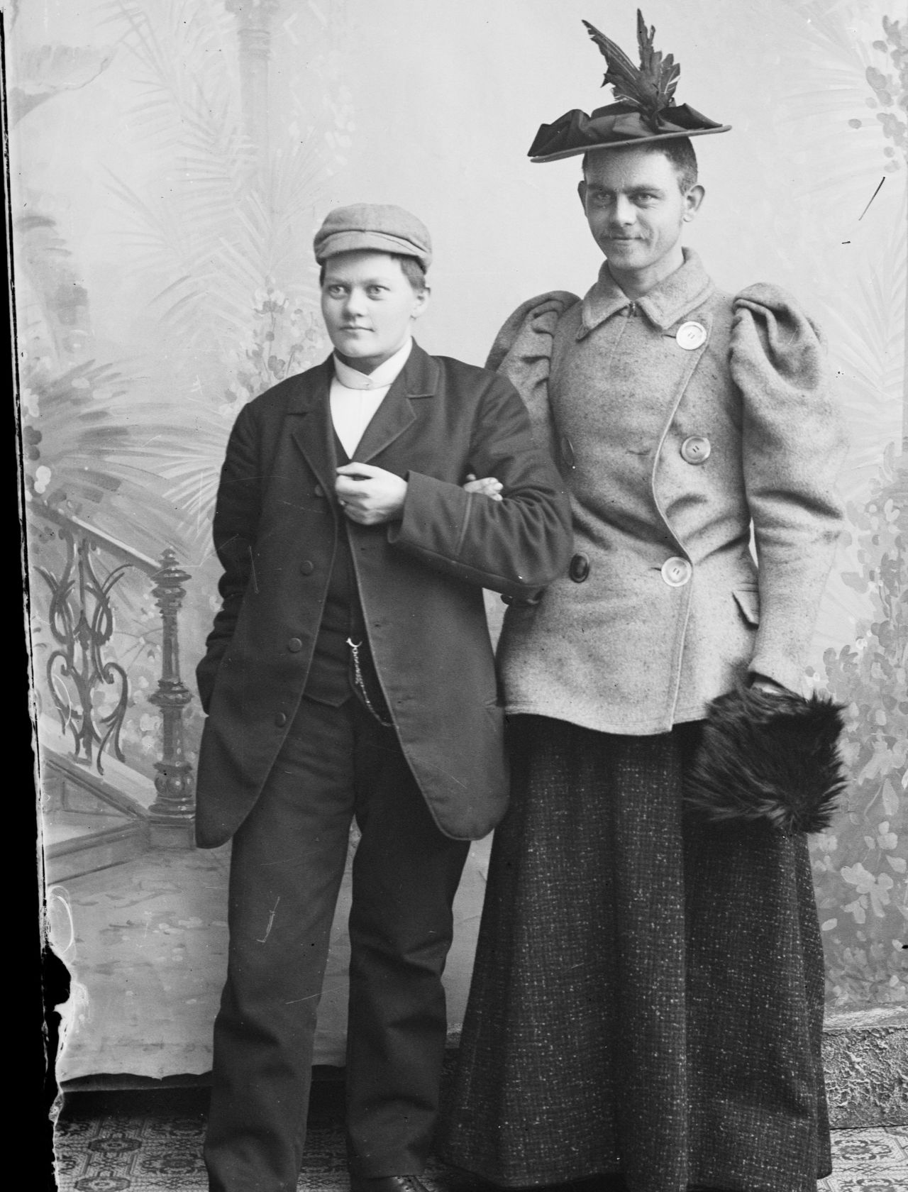 Berg & Høeg, Marie Høeg and her brother Karl crossdressing, 1894-1903.