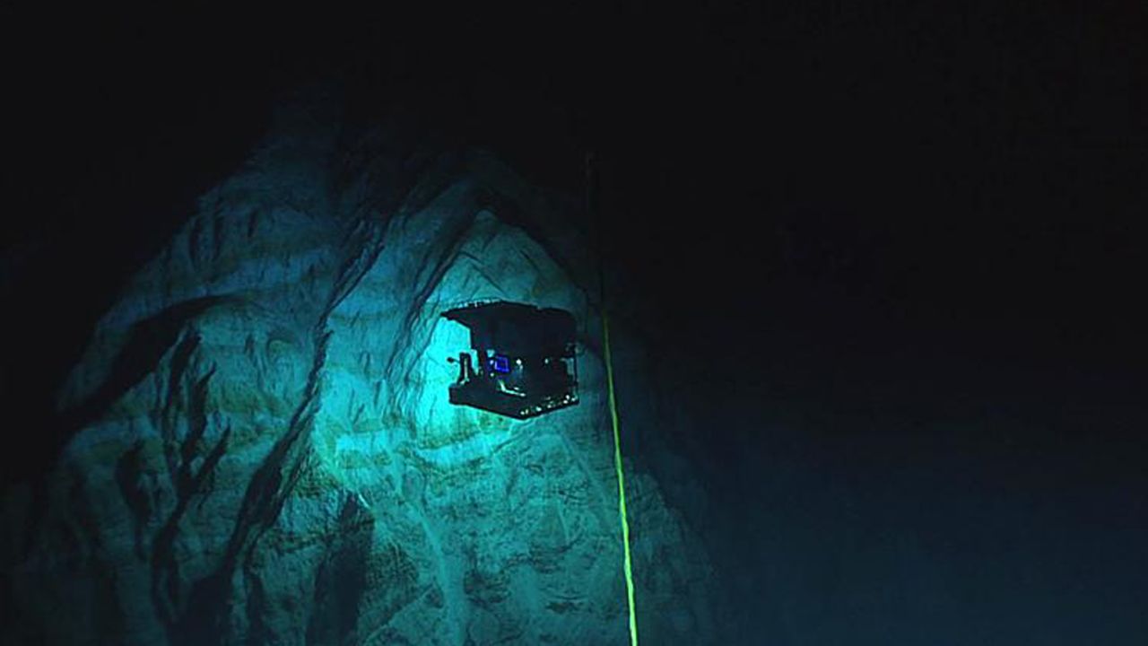 ROV Deep Discoverer images a newly discovered hydrothermal vent field at Chamorro Seamount.