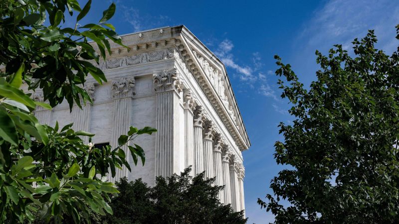 NextImg:Senate Democrats ask for Alito to be recused from Supreme Court ethics and tax cases | CNN Politics
