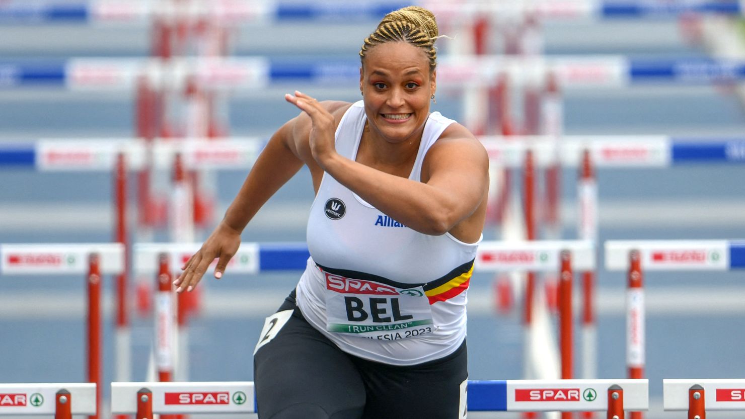 Jolien Boumkwo: Belgian shot putter competes in 100-meter hurdles after