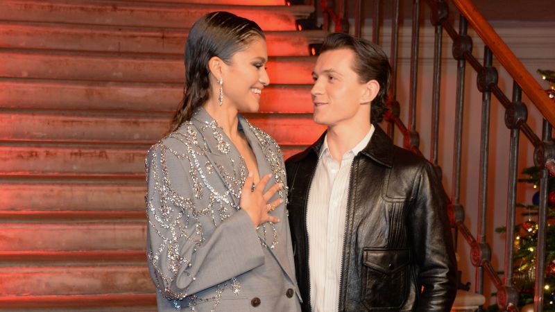 NextImg:Tom Holland says his handyman skills impressed Zendaya: 'And now we're in love' | CNN