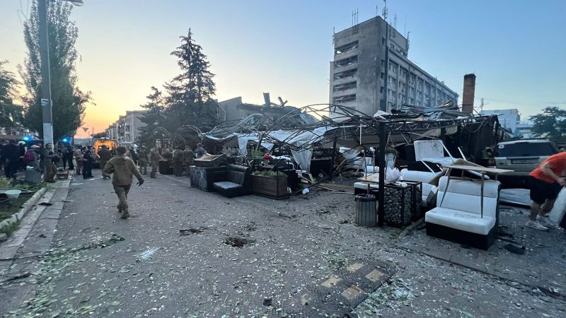 NextImg:At least two killed in Kramatorsk missile strike, say Ukrainian authorities | CNN