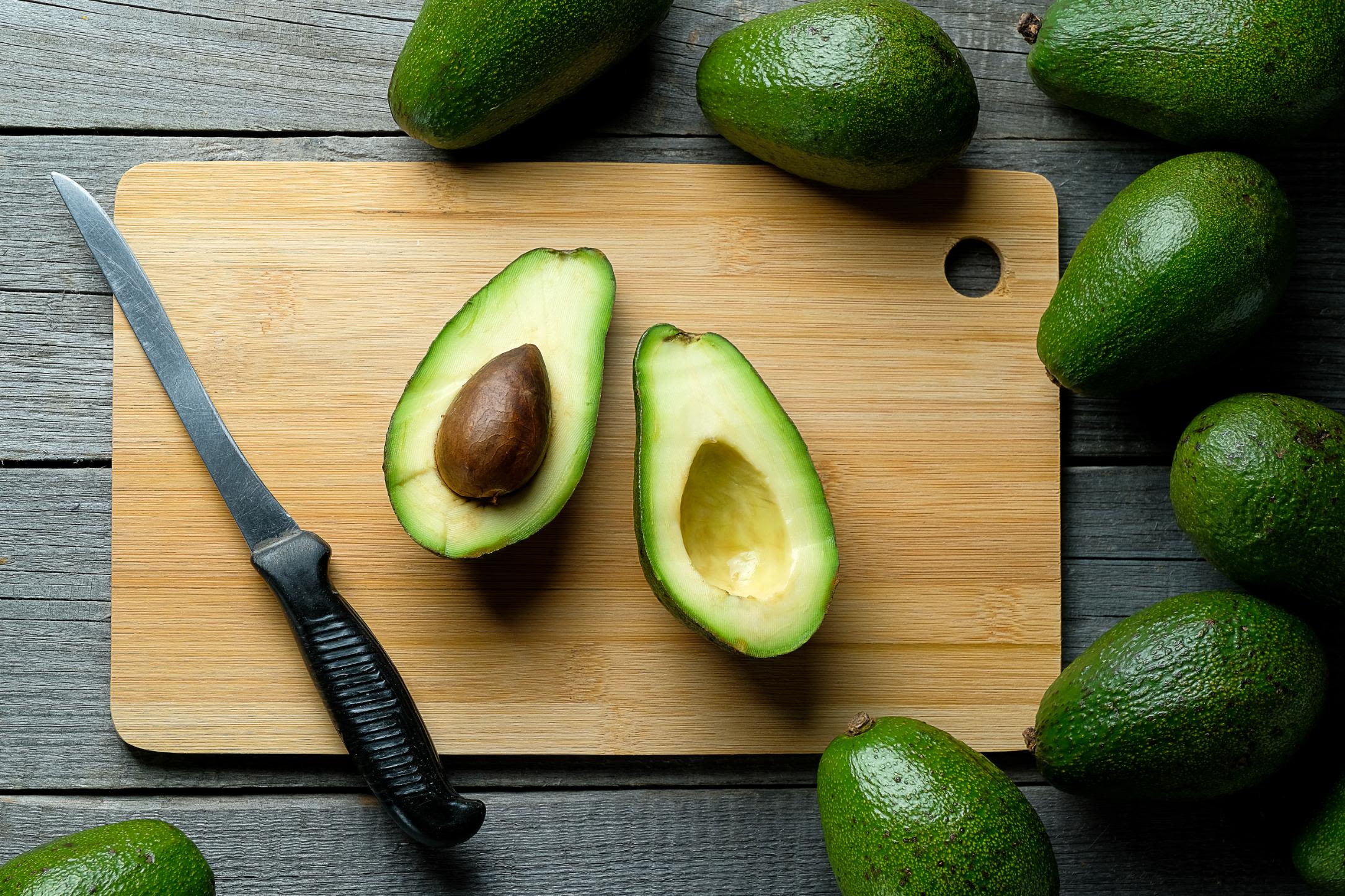 How to Cut and Slice an Avocado the Easy Way - Virginia Boys Kitchens