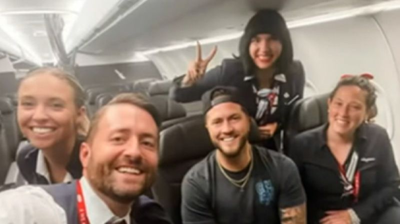 Read more about the article Air passenger gets plane all to himself after waiting out 18-hour delay – CNN