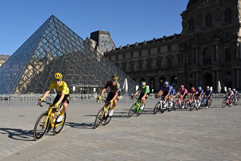 Tour de France 2023 Rider safety in the spotlight after death of Gino Mäder CNN