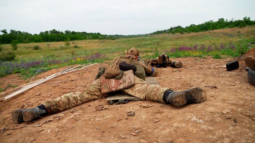 erin burnett ukraine troops training 2 vpx