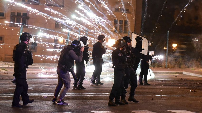 Second night of rioting in Nanterre between young people and the police following the death of a 17-year-old following a roadside check, in Nanterre on the night of 28 June 2023 to 29 June 2023.